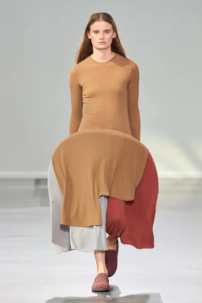 Look 24